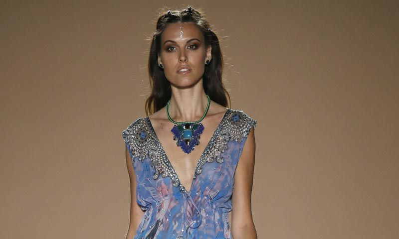 Charlotte Murray, la belleza que enamoró a Sergio Álvarez conquista la pasarela en Barcelona