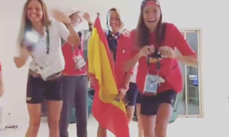 Mireia Belmonte, ‘abanderada’ del original desfile casero de las chicas de natación en Río