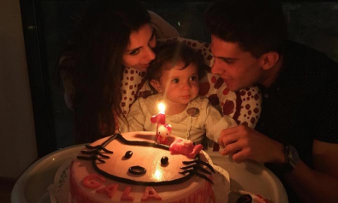 Melissa Jiménez y Marc Bartra celebran el primer cumpleaños de su princesa