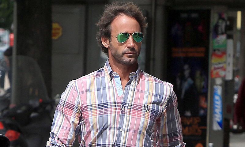 Álvaro Muñoz Escassi se trae a su novia a España