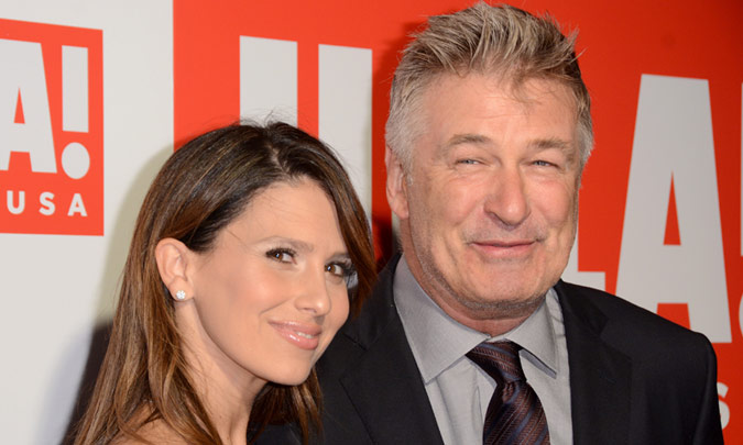 Alec e Hilaria Baldwin eligen la fiesta de lanzamiento de HOLA! USA para reaparecer tras ser padres