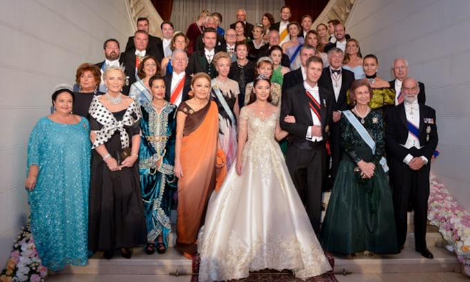 La reina Sofía asiste a la cena de gala con motivo de la boda del príncipe Leka de Albania y Elia Zaharia