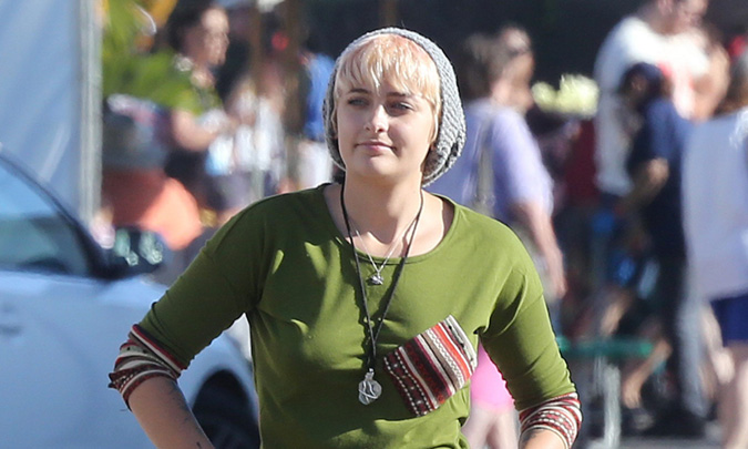 Paris Jackson apoya a su madre, Debbie Rowe, en su lucha contra el cáncer