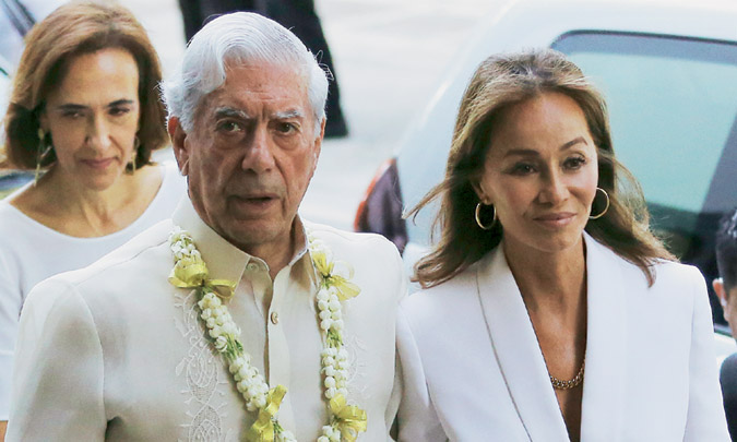 Mario Vargas Llosa conoce a la familia de Isabel Preysler en Filipinas