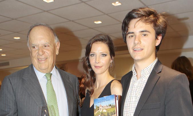 Carlos Falcó presenta su libro 'La buena vida' acompañado por Esther Doña y sus hijos Duarte y Xandra