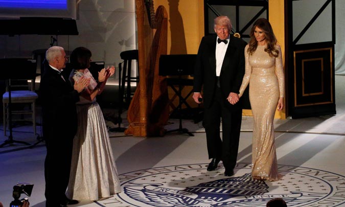 Un baño de masas y una cena de gala, así se han estrenado los Trump en Washington