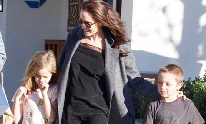 Angelina Jolie retoma su vida, alejada de los focos