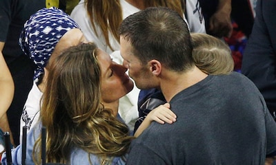 El beso del triunfo en la Superbowl: Gisele Bündchen y Tom Brady