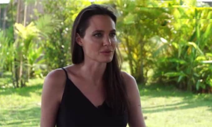 Angelina Jolie, sin poder contener la emoción, habla por primera vez de su divorcio