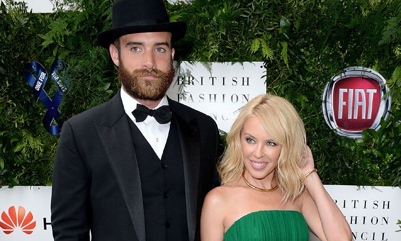 Kylie Minogue pasa página y rompe su silencio tras su ruptura con Joshua Sasse