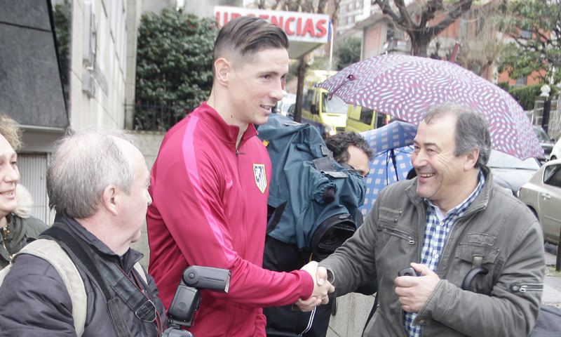 Fernando Torres abandona el hospital, recuperado del dramático golpe que le dejó inconsciente