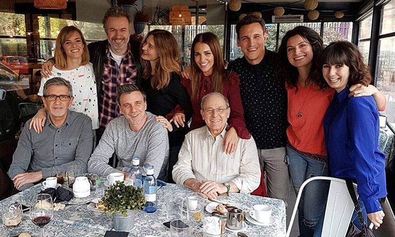 ¡Qué recuerdos! Paula Echevarría se reencuentra con sus compañeros de 'Gran Reserva'