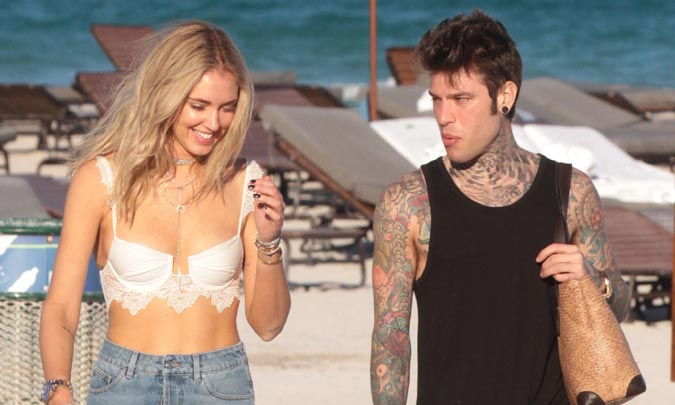 Si no quieres pasar desapercibido en la playa, inspírate en Chiara Ferragni y su novio