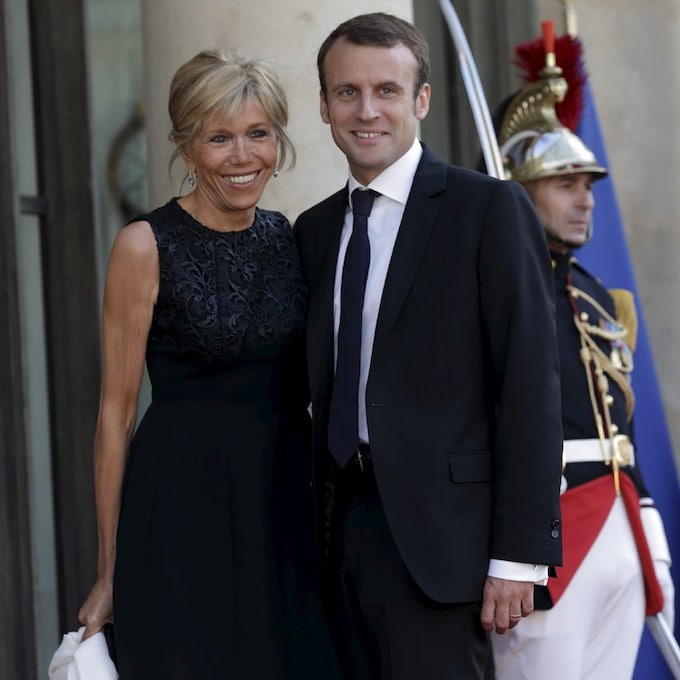 Emmanuel Macron, candidato al Elíseo y protagonista de la historia de amor de la que todos hablan