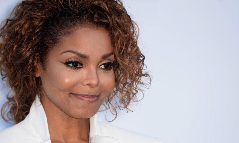 ¡Qué preciosidad! Janet Jackson presenta a su hijo con una tierna imagen