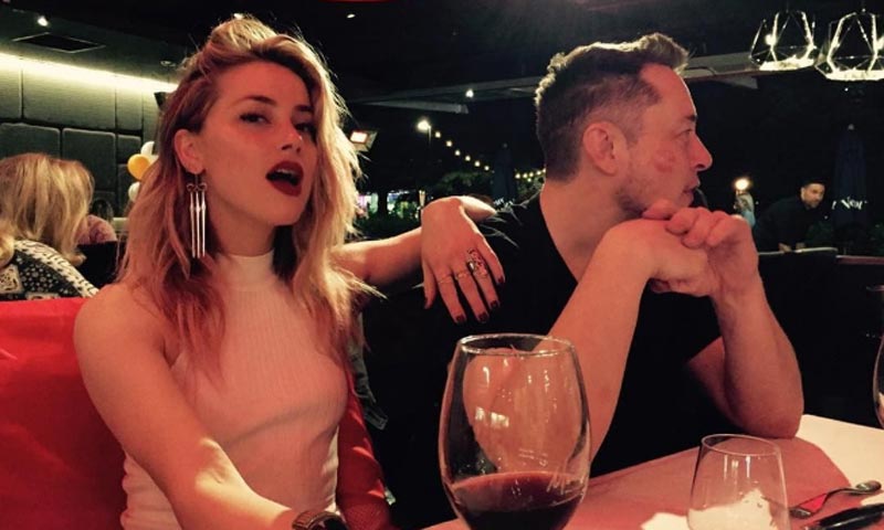 Amber Heard y su curiosa manera de hacer oficial su noviazgo con el multimillonario Elon Musk