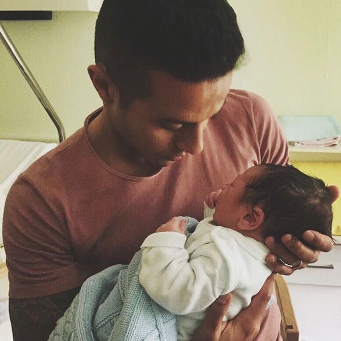 El futbolista Thiago Alcántara ha sido padre