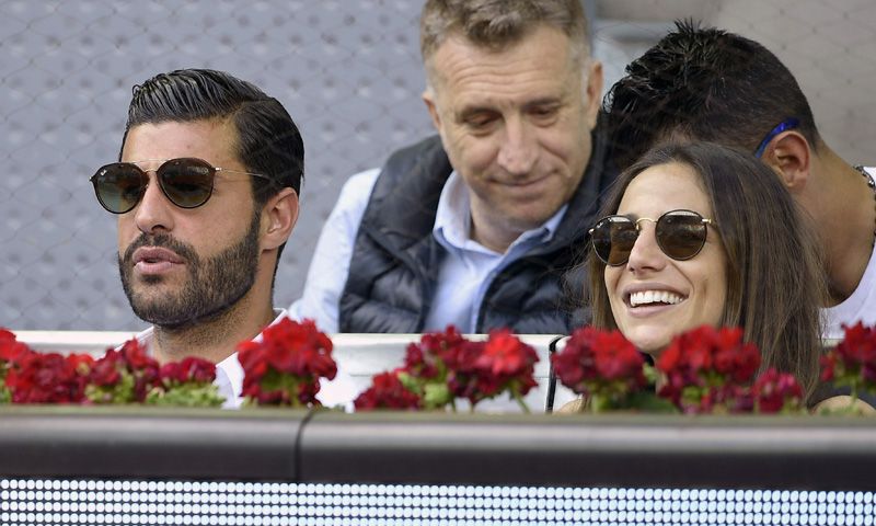 Lucía Villalón se divierte en el tenis, ¿quién es su guapo acompañante?
