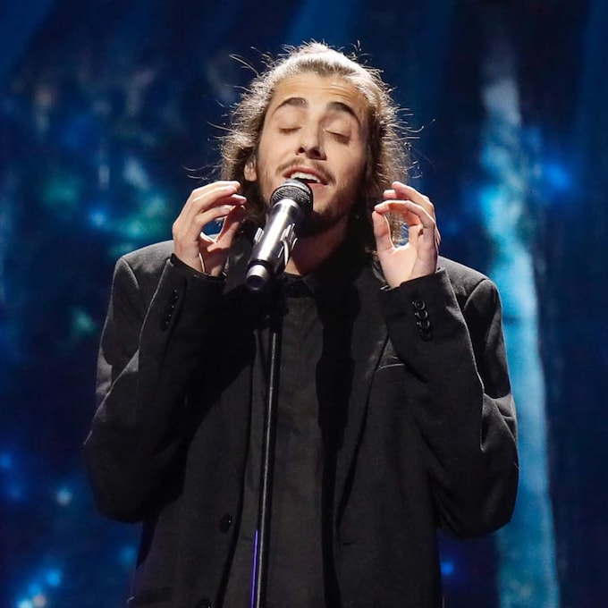 Salvador Sobral, candidato portugués, se consolida como favorito tras pasar la primera semifinal de Eurovisión