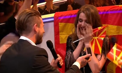 ¡Una petición de mano en directo y un embarazo! ¿Quién pensaba que Eurovisión era sólo música?