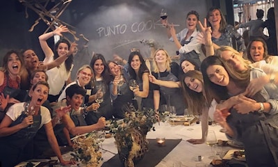 Amaia Salamanca celebra su cumpleaños (un mes más tarde) con una ‘cooking party’ junto a todas sus amigas