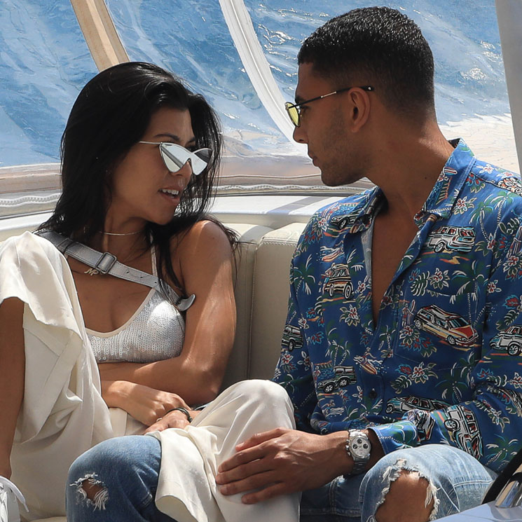 Kourtney Kardashian presume de su nueva y joven conquista en Cannes... ¡y su ex también!