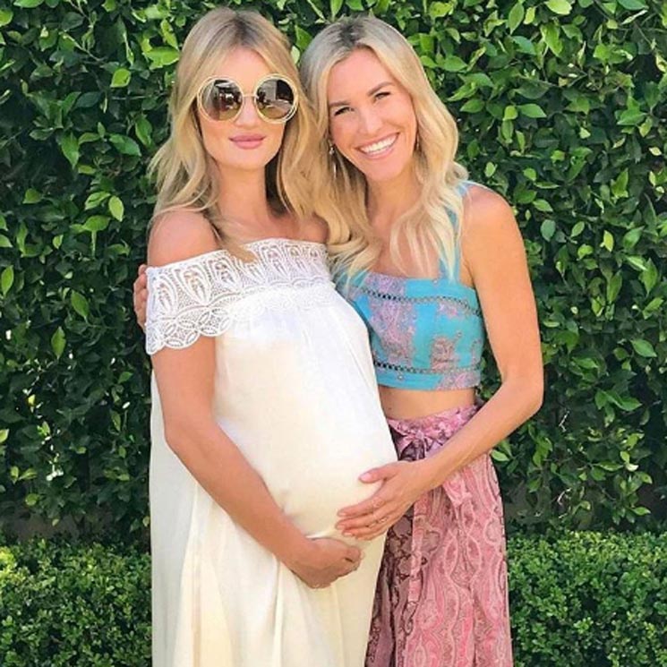 ¡Ya queda menos! Rosie Huntington-Whiteley celebra la 'baby shower' de su bebé