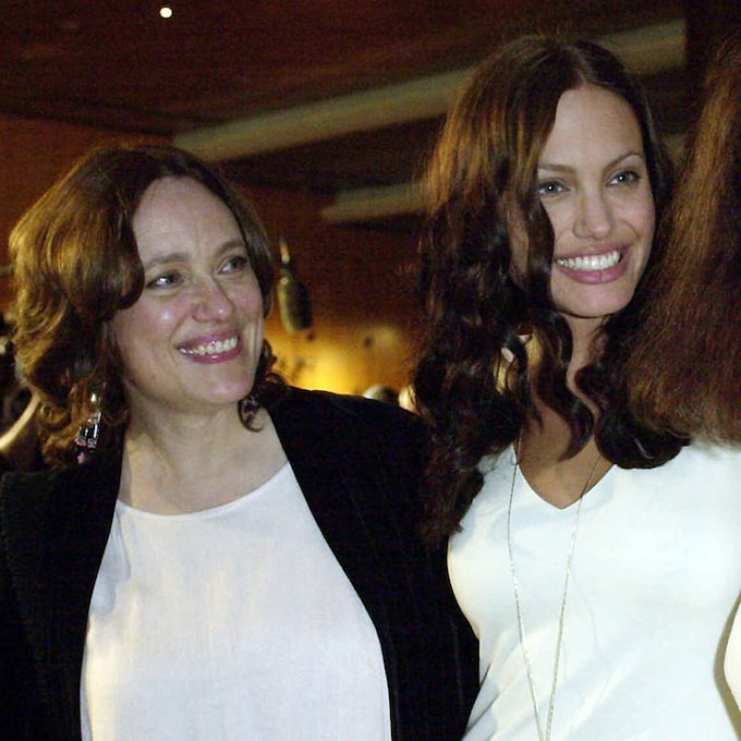 Angelina Jolie mantiene vivo el recuerdo de su madre