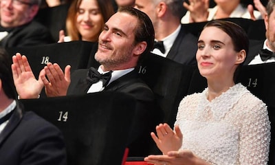 Rooney Mara y Joaquin Phoenix hacen oficial su noviazgo