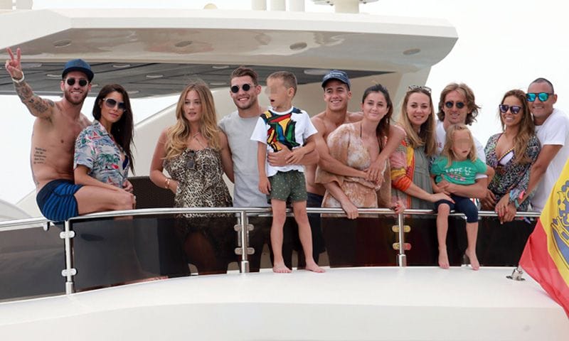 ¡En Ibiza y a bordo de un espectacular yate! Así se relaja el Real Madrid antes de la final de la Champions