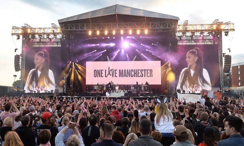 El concierto más emotivo de Ariana Grande en vídeo