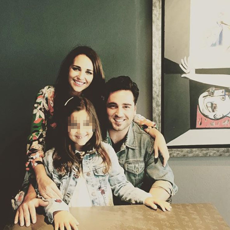 Paula Echevarría y David Bustamante posan juntos y en familia horas antes de la comunión de Daniella