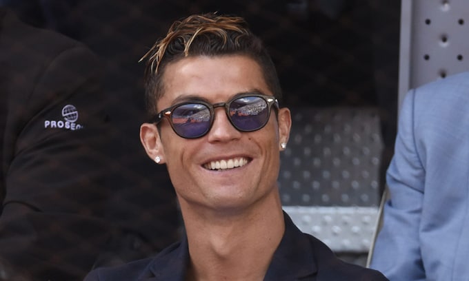 Cristiano Ronaldo por fin conoce a sus hijos recién nacidos