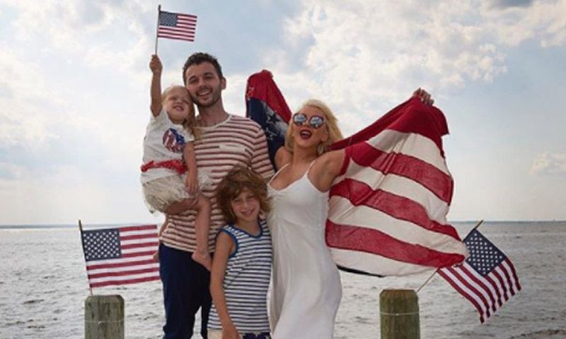 En yate, con un chapuzón o en familia: así disfrutan las 'celebs' el 4 de julio
