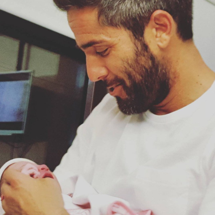 ¡Doble alegría para Roberto Leal! Ha sido papá de una niña y estrena nuevo programa 