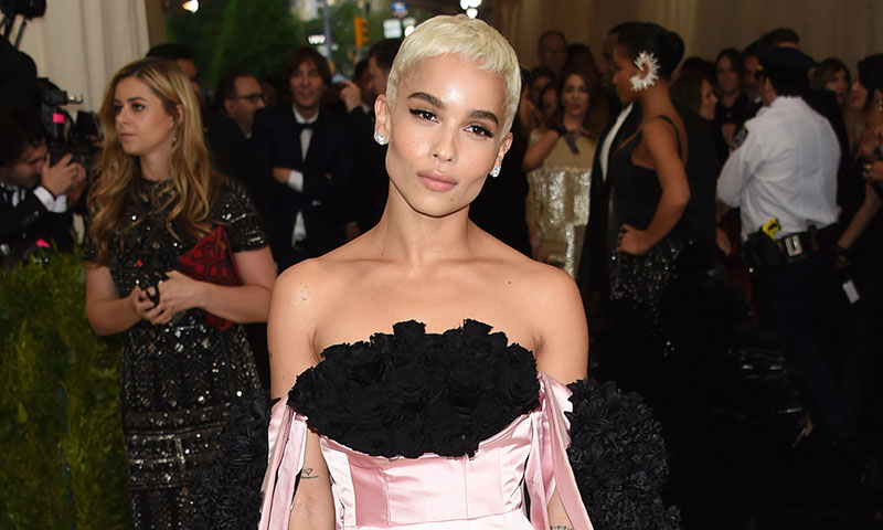 Zoe Kravitz transforma el concepto belleza de YSL como embajadora oficial