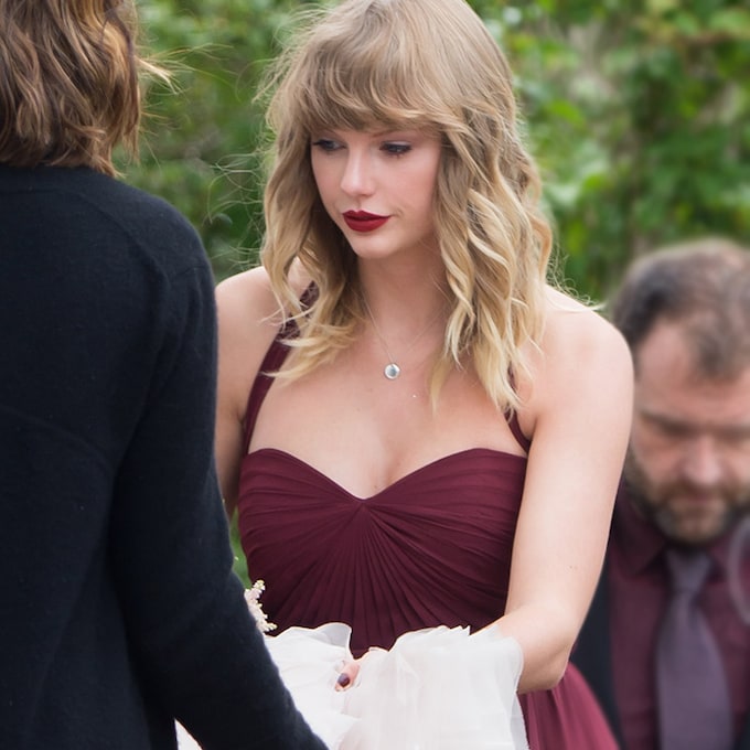 Taylor Swift, invitada perfecta en la boda de su mejor amiga 