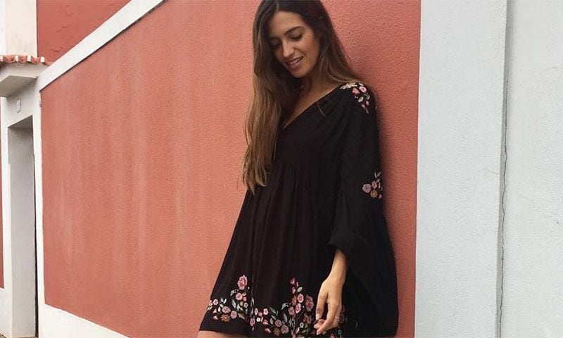 Minivestido 'hippie' y botines: Sara Carbonero presume de ‘slow look’