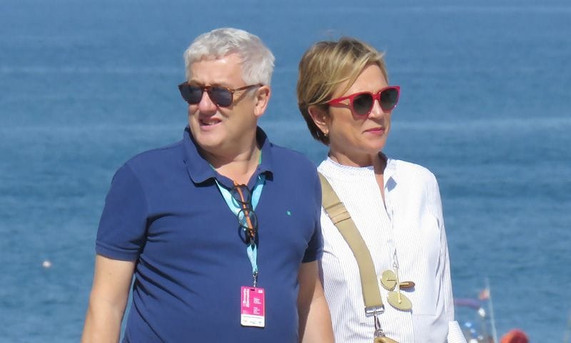 El romántico paseo de Inés Ballester por San Sebastián
