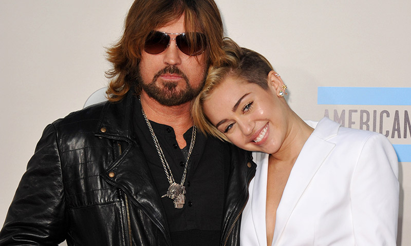 El padre de Miley Cyrus descubre el disfraz más tierno de la cantante en los previos a Halloween