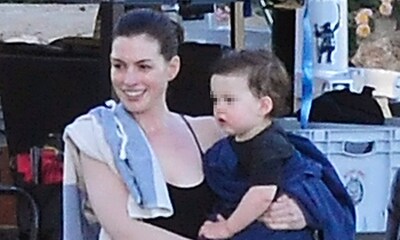 Anne Hathaway no se separa de su bebé ni en el trabajo