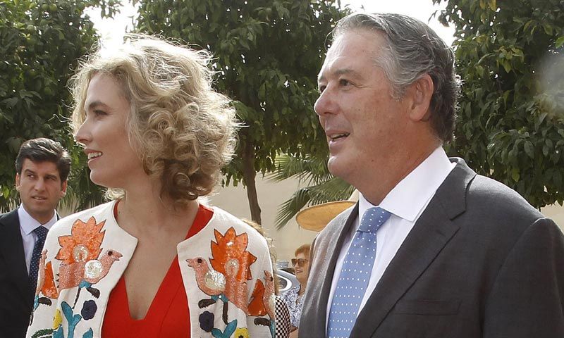 Así fue la presentación en sociedad de José María Michavilla y su nueva pareja, Alejandra Salinas
