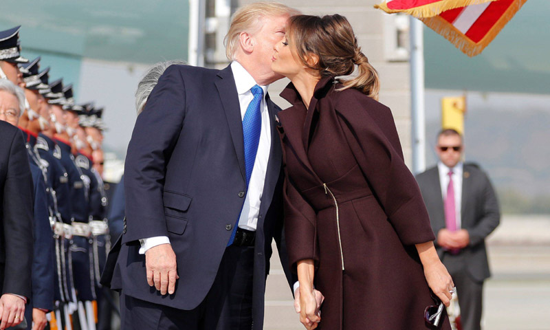 ¡Besos en Asia! Así están viviendo Trump el aniversario de su victoria electoral