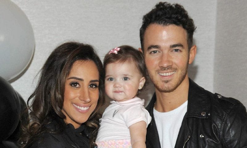 Kevin Jonas, todo un padrazo, en el primer cumpleaños de su hija Valentina
