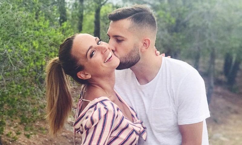 La bonita dedicatoria de Jordi Alba a su novia embarazada y la 'baby shower' inesperada