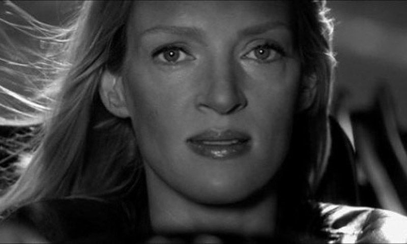 Uma Thurman insinúa ser otra víctima de Harvey Weinstein y pide a sus fans que permanezcan atentos