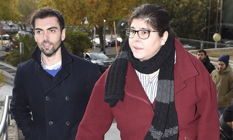 La hija de Sara Montiel 'sale de su retiro' para acudir al juicio al estafador de su madre