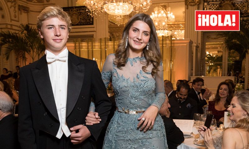 En vídeo: Los hijos de Cayetano Martínez de Irujo y Genoveva Casanova disfrutan de una noche mágica en París