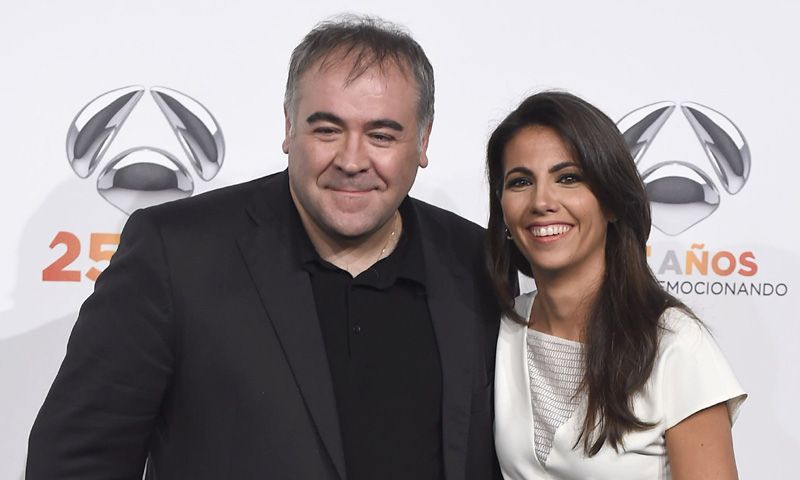 Antonio García Ferreras rompe a llorar al dedicar un premio a su pareja, Ana Pastor