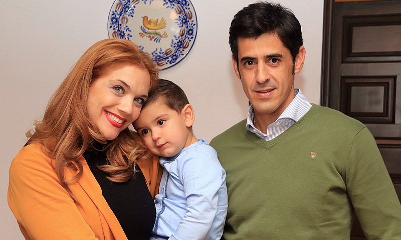 Víctor Janeiro y Beatriz Trapote celebran por adelantado el segundo cumpleaños de su hijo